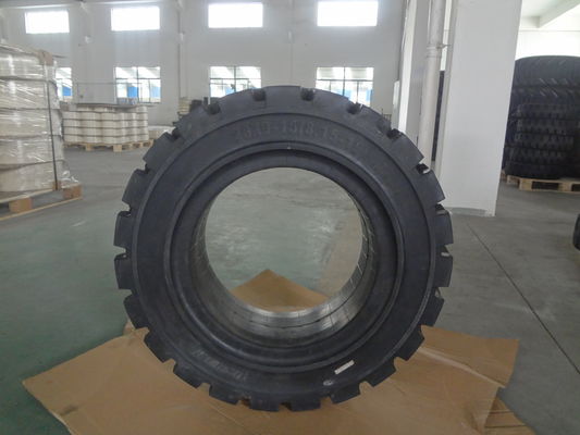 LK301 Neumáticos macizos para montacargas de 3 capas de acero reforzado 28x9-15 8.15-15
