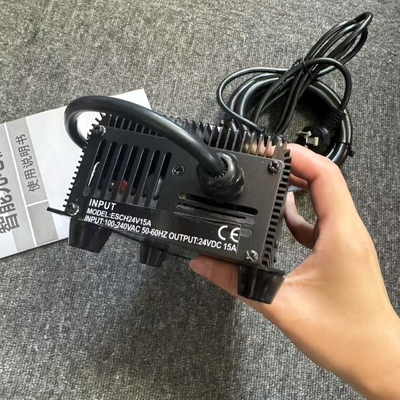 Cargador de batería ESCH de alta calidad de la serie 24V 15A con ventilador de enfriamiento silencioso