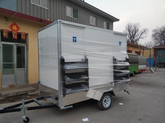 Dos puestos de servicio para la carretera Buena instalación Toilet personalizado Toilet móvil de remolque Toilet de ducha Disponible en venta