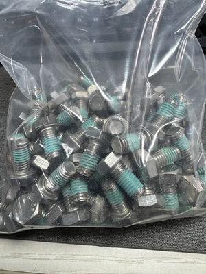 Partes de baterías de carretillas elevadoras M10*20 de acero inoxidable Tornos de tornillo para cables de conexión de tipo perfecto