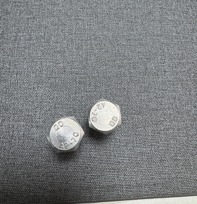 Partes de baterías de carretillas elevadoras M10*20 de acero inoxidable Tornos de tornillo para cables de conexión de tipo perfecto