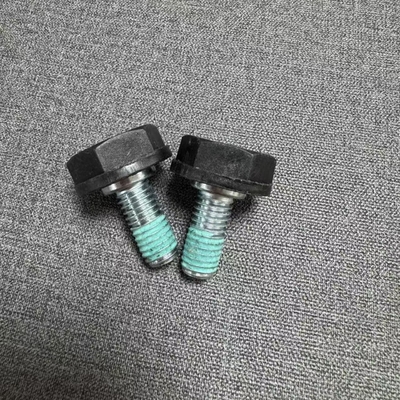 Las piezas de la batería del montacargas M10*22 Tornos de cabeza de tornillo de plástico para cables de conexión de tipo flexible.
