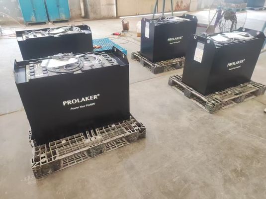 Batería de ácido de plomo de carretilla elevadora de alta capacidad de 48V 720Ah con vida útil de ciclo 1500 veces