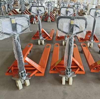 Manejabilidad suave 2500kg Camión de paletas manuales con ruedas de nylon