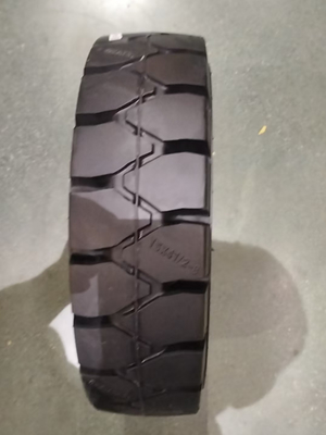 Neumáticos sólidos de sistema rápido 125/75-8 duraderos y antideslizantes para carretillas elevadoras