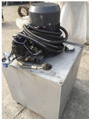 7.5KW Potencia del motor de trabajo pesado de montacargas para carretillas eléctricas Presión de neumáticos 220V 380V 240 toneladas