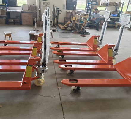 Manejabilidad suave 2500kg Camión de paletas manuales con ruedas de nylon