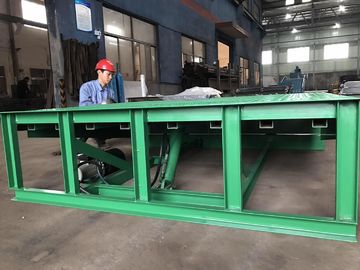 Capacidad de cargamento hidráulica inmóvil de la rampa DCQ6-0.7 del muelle 6 toneladas